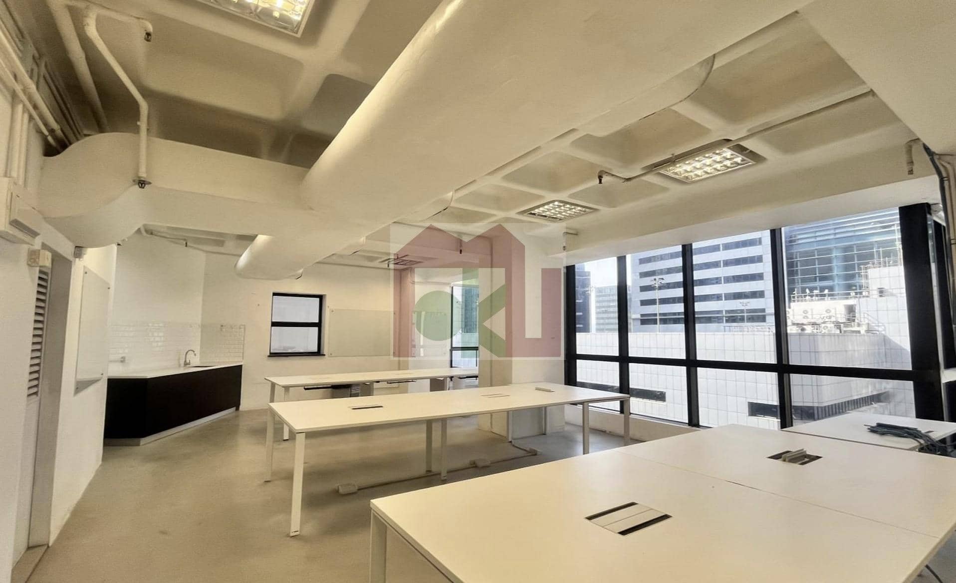 China Hong Kong Towerのブル或物件の写真